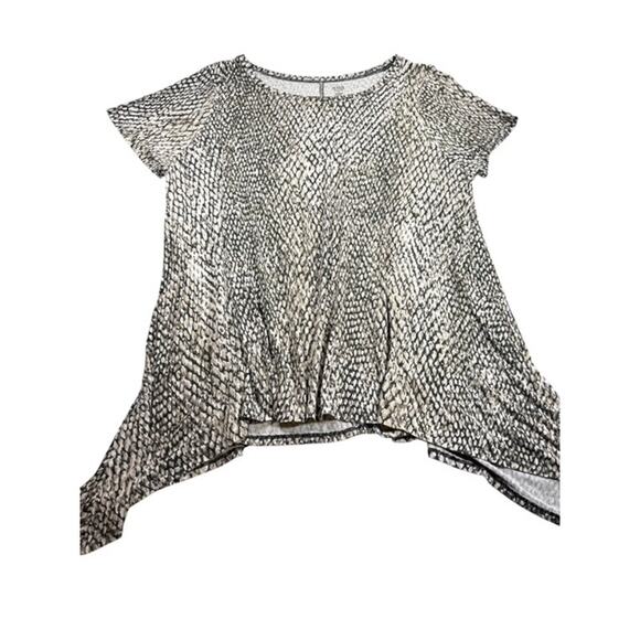 ANA A New Approach Geometric Short Sleeve Sharkbite Asymmetrical Top Women's 1X - Picture 1 of 5